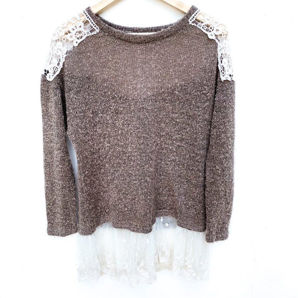 Areve Tan White Lace Extended Hem Sweater